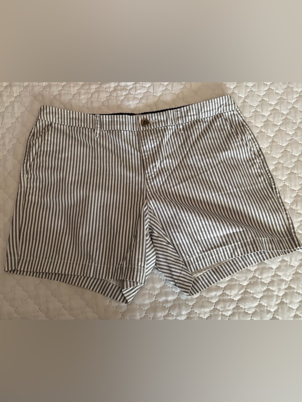 Old Navy Women’s Striped Shorts in White and Navy